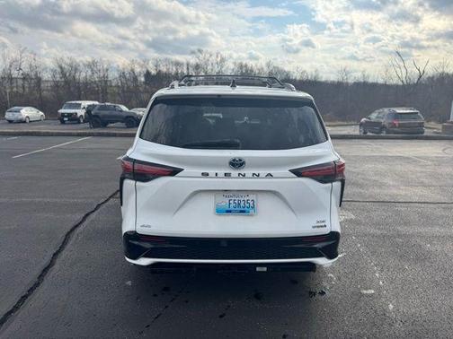 2023 Toyota Sienna XSE 7 Passenger