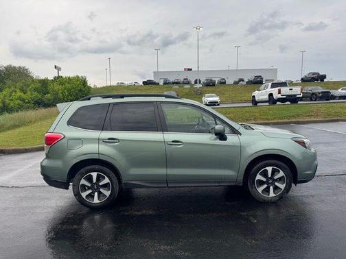 Jasmine Green Metallic 2018 Subaru Forester 2.5i Limited