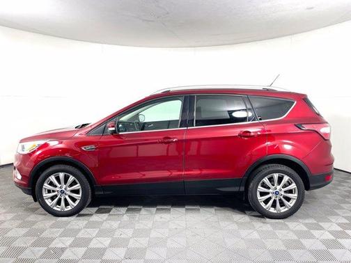 Photo 4 of 29 of 2018 Ford Escape Titanium