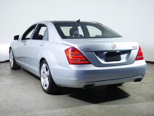 Iridium Silver Metallic 2013 Mercedes-Benz S-Class 4MATIC