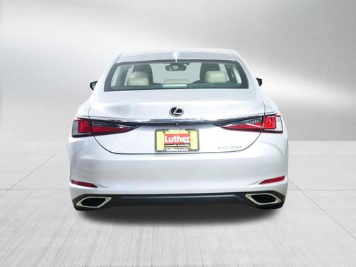 Silver Lining Metallic 2019 Lexus ES 350 Base