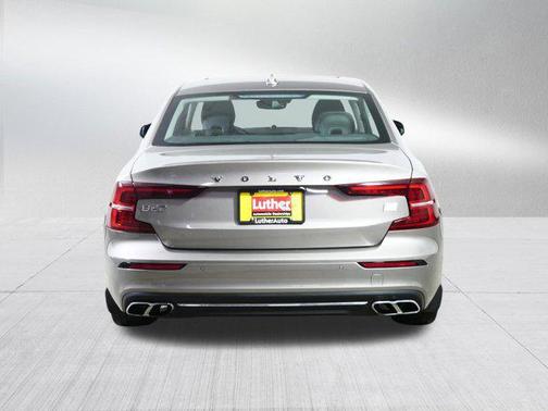 2021 Volvo S60 Recharge Plug-In Hybrid T8 Inscription