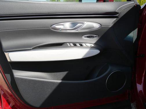 Mauna Red 2026 Genesis GV70 2.5T Advanced