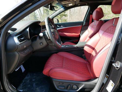 2025 Genesis G70 3.3T AWD Sport Advanced