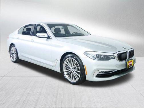 Glacier Silver Metallic 2018 BMW 540 xDrive