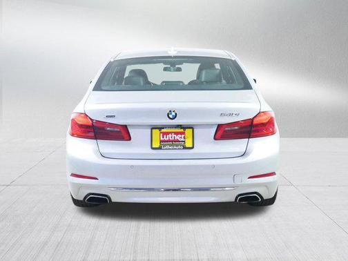 Glacier Silver Metallic 2018 BMW 540 xDrive