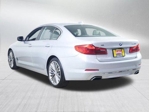 Glacier Silver Metallic 2018 BMW 540 xDrive