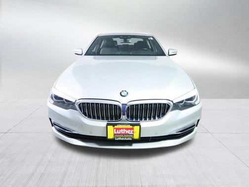 Glacier Silver Metallic 2018 BMW 540 xDrive