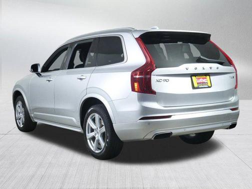 2020 Volvo XC90 T5 Momentum
