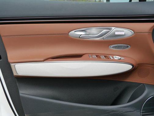 Uyuni White 2026 Genesis GV70 2.5T Advanced