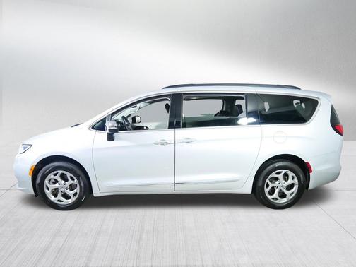 Silver Mist Clearcoat 2023 Chrysler Pacifica Limited