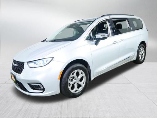 Silver Mist Clearcoat 2023 Chrysler Pacifica Limited