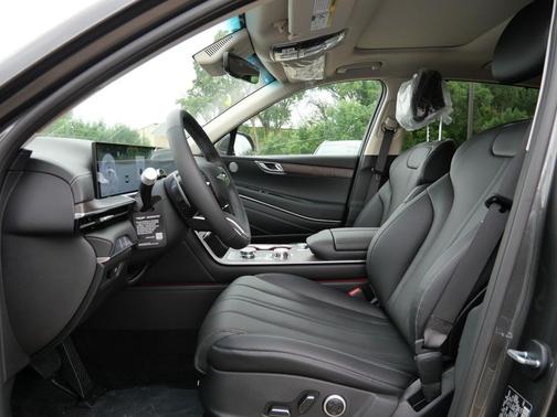 Makalu Gray 2026 Genesis GV80 2.5T