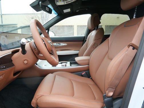 Uyuni White 2026 Genesis GV70 2.5T Advanced