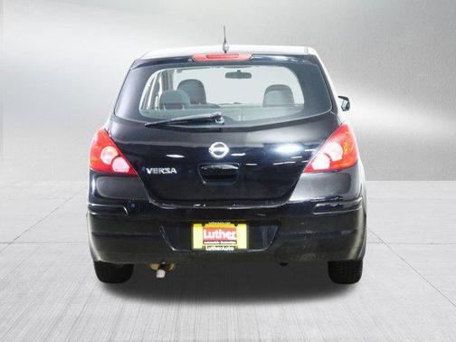 2010 Nissan Versa 1.8 S