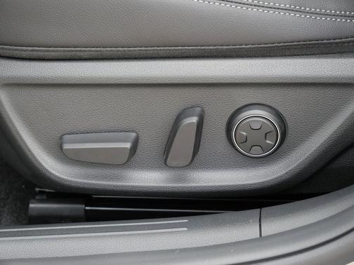 Savile Silver 2026 Genesis G70 2.5T AWD Prestige