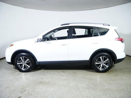Super White 2018 Toyota RAV4 XLE