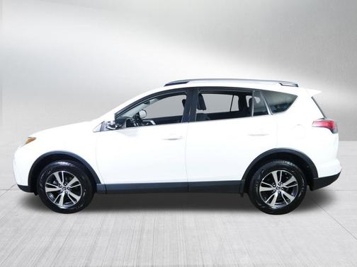 Super White 2018 Toyota RAV4 XLE