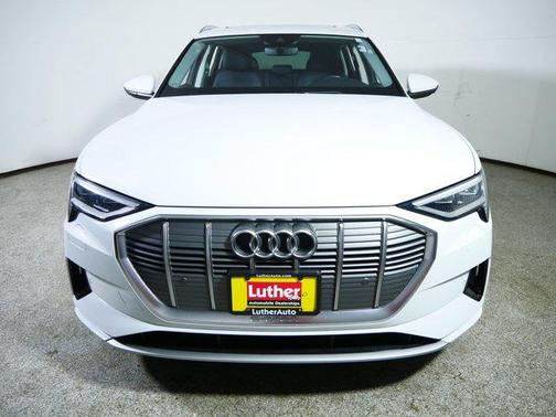 Florett Silver Metallic 2021 Audi e-tron Premium