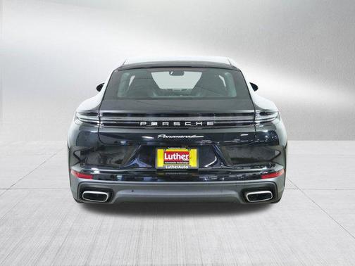 2024 Porsche Panamera 4
