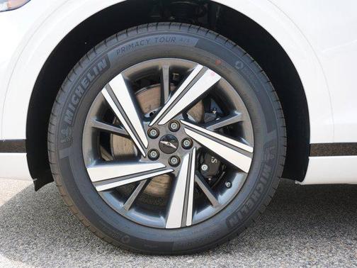 2026 Genesis GV70 3.5T Sport Advanced