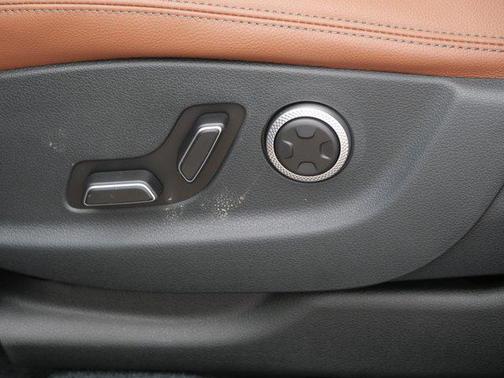 Savile Silver 2026 Genesis GV70 2.5T Advanced