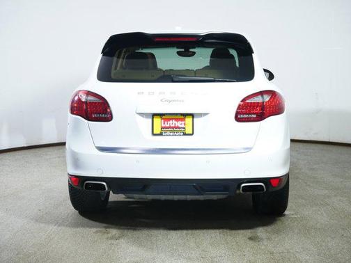 White 2014 Porsche Cayenne Cayenne
