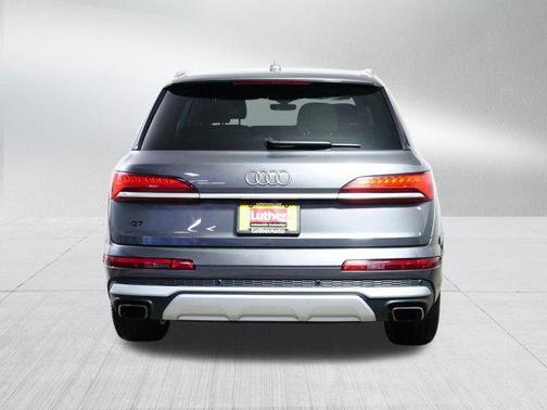 Samurai Gray Metallic 2025 Audi Q7 55 Premium Plus