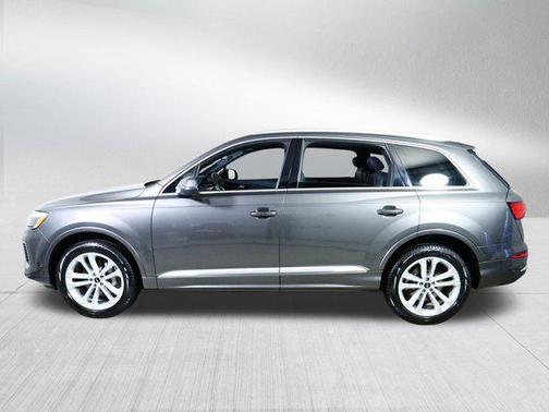 Samurai Gray Metallic 2025 Audi Q7 55 Premium Plus
