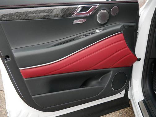 Uyuni White 2026 Genesis GV80 Coupe 3.5T e-SC