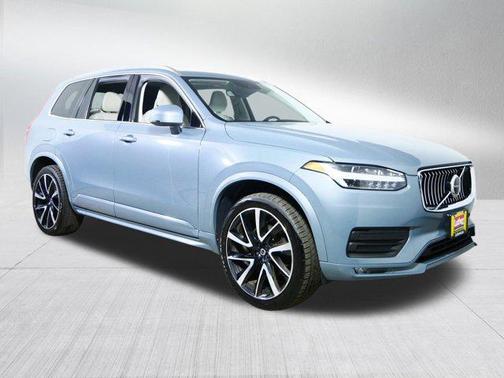 2020 Volvo XC90 T6 Momentum