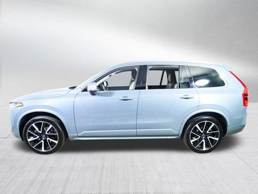 2020 Volvo XC90 T6 Momentum