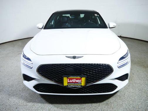 Uyuni White 2025 Genesis G70 3.3T AWD Sport Advanced