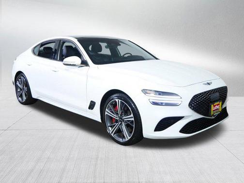 Uyuni White 2025 Genesis G70 3.3T AWD Sport Advanced