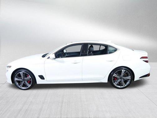 Uyuni White 2025 Genesis G70 3.3T AWD Sport Advanced