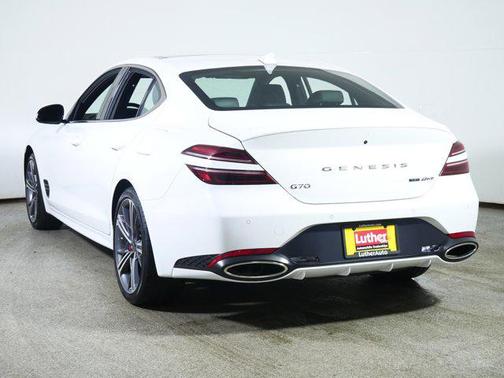 Uyuni White 2025 Genesis G70 3.3T AWD Sport Advanced