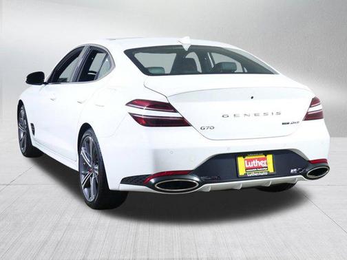 Uyuni White 2025 Genesis G70 3.3T AWD Sport Advanced