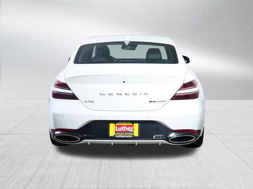 Uyuni White 2025 Genesis G70 3.3T AWD Sport Advanced
