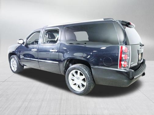 Carbon Black Metallic 2011 GMC Yukon XL Denali