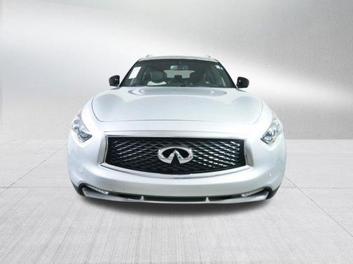 2017 INFINITI QX70 Base