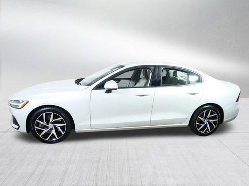 2020 Volvo S60 T6 Momentum