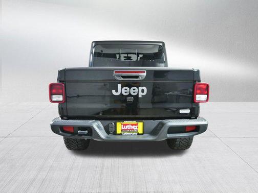 2022 Jeep Gladiator Overland
