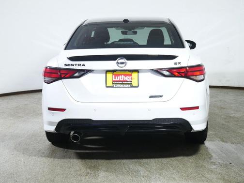 Aspen White Tricoat/Super Black 2023 Nissan Sentra SR