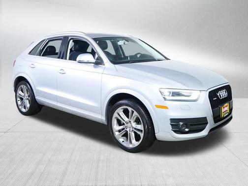 Florett Silver Metallic 2015 Audi Q3 2.0T Premium Plus