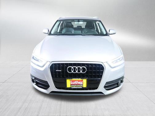 Florett Silver Metallic 2015 Audi Q3 2.0T Premium Plus