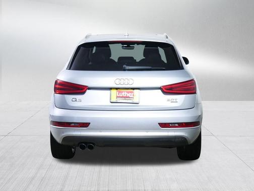 Florett Silver Metallic 2015 Audi Q3 2.0T Premium Plus