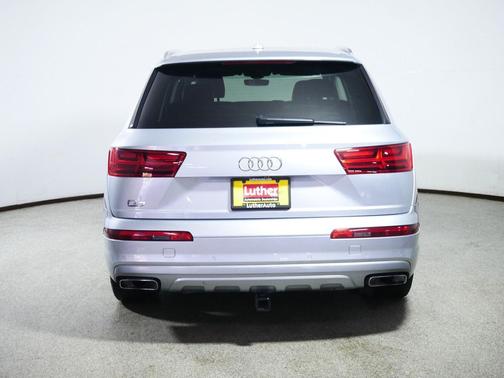Florett Silver Metallic 2019 Audi Q7 55 Premium Plus