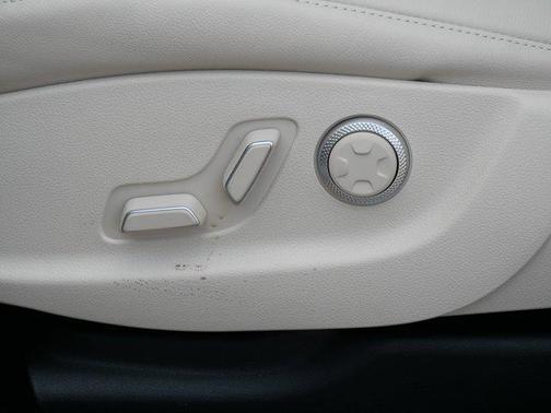 Alta White 2026 Genesis GV80 2.5T Advanced