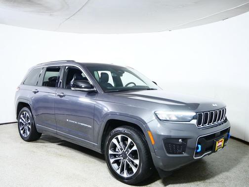 Baltic Gray Metallic Clearcoat 2024 Jeep Grand Cherokee 4xe Overland