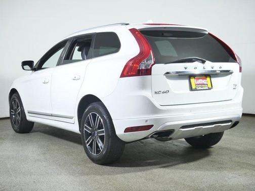 2017 Volvo XC60 T5 Dynamic